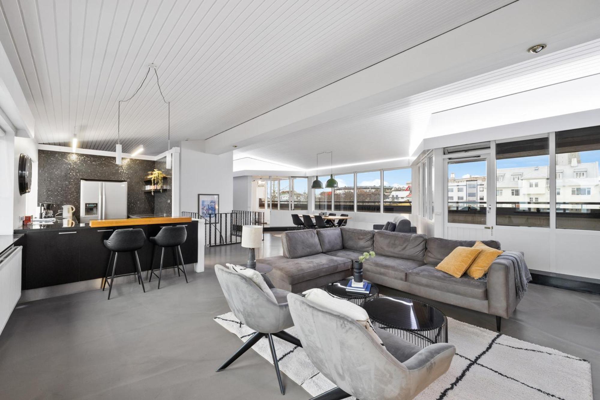 Penthouse Apt On The Shopping Street-Free Parking Reykjavik Bagian luar foto