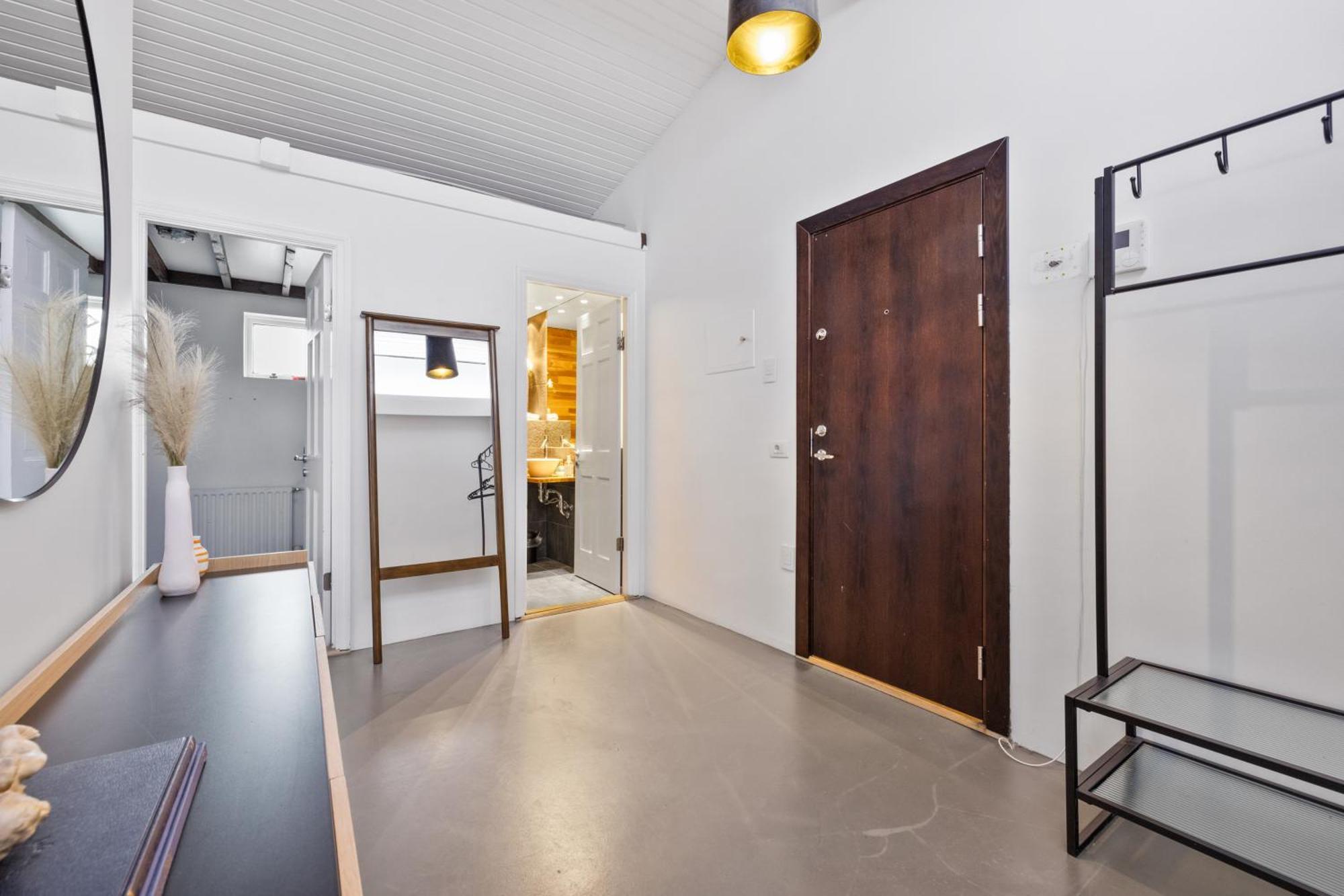 Penthouse Apt On The Shopping Street-Free Parking Reykjavik Bagian luar foto