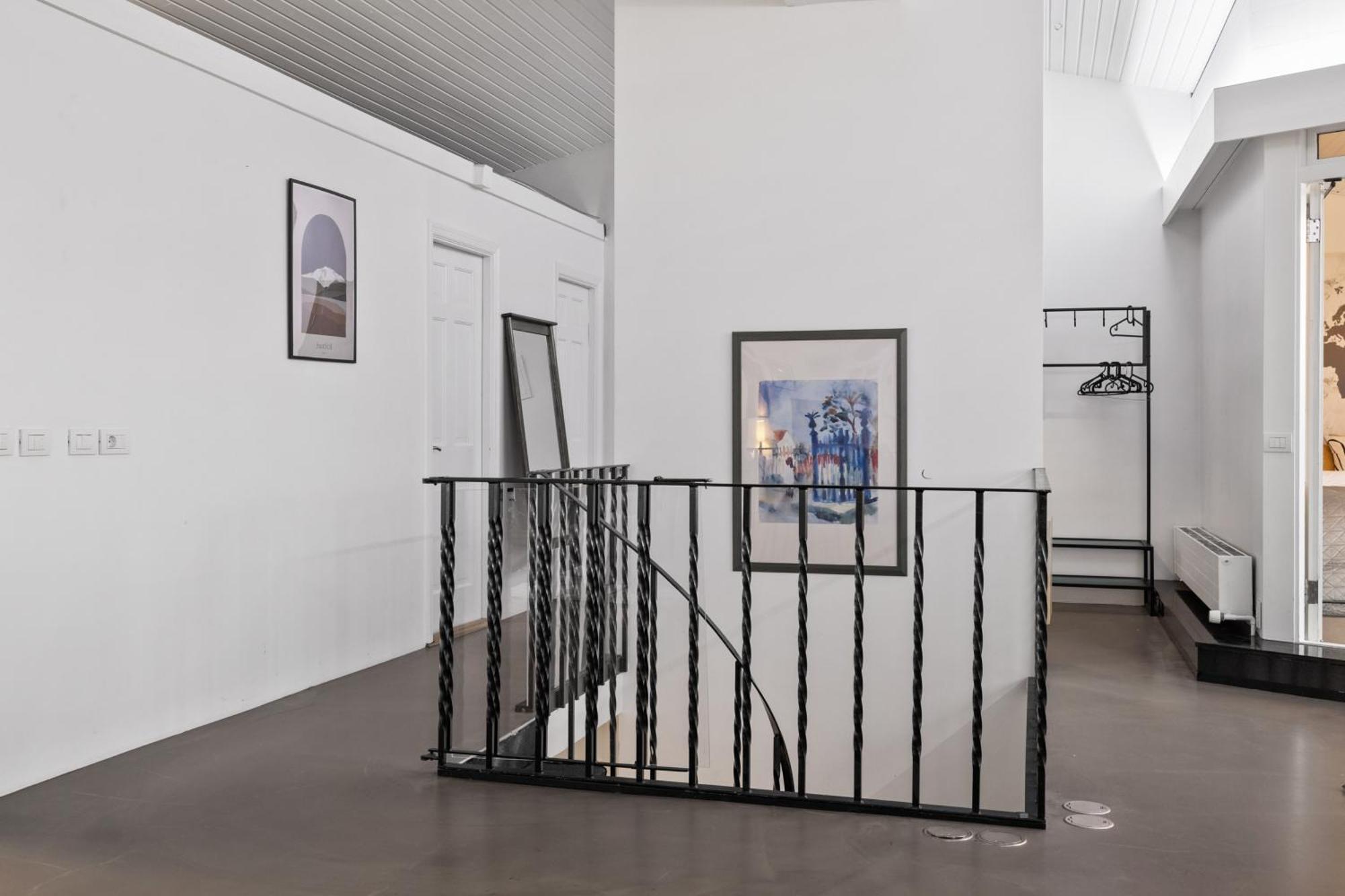 Penthouse Apt On The Shopping Street-Free Parking Reykjavik Bagian luar foto