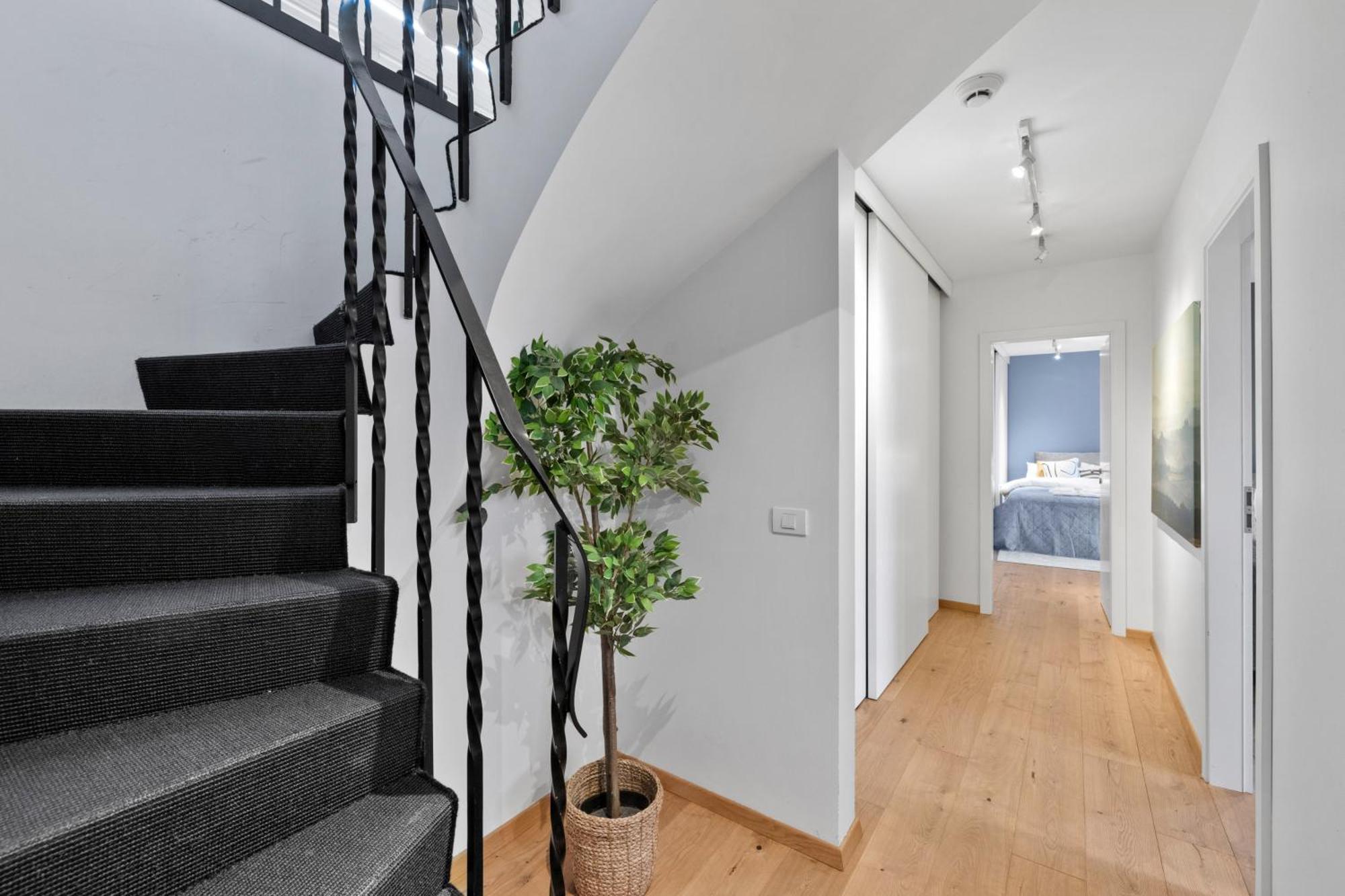 Penthouse Apt On The Shopping Street-Free Parking Reykjavik Bagian luar foto