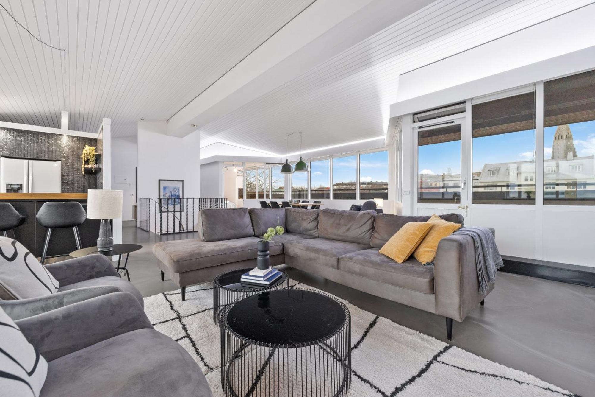 Penthouse Apt On The Shopping Street-Free Parking Reykjavik Bagian luar foto